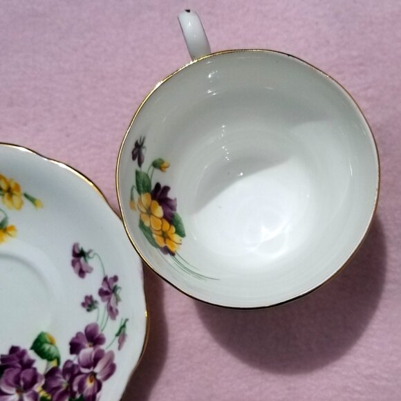 Royal Standard bone china tea cup set - Picture 5 of 7